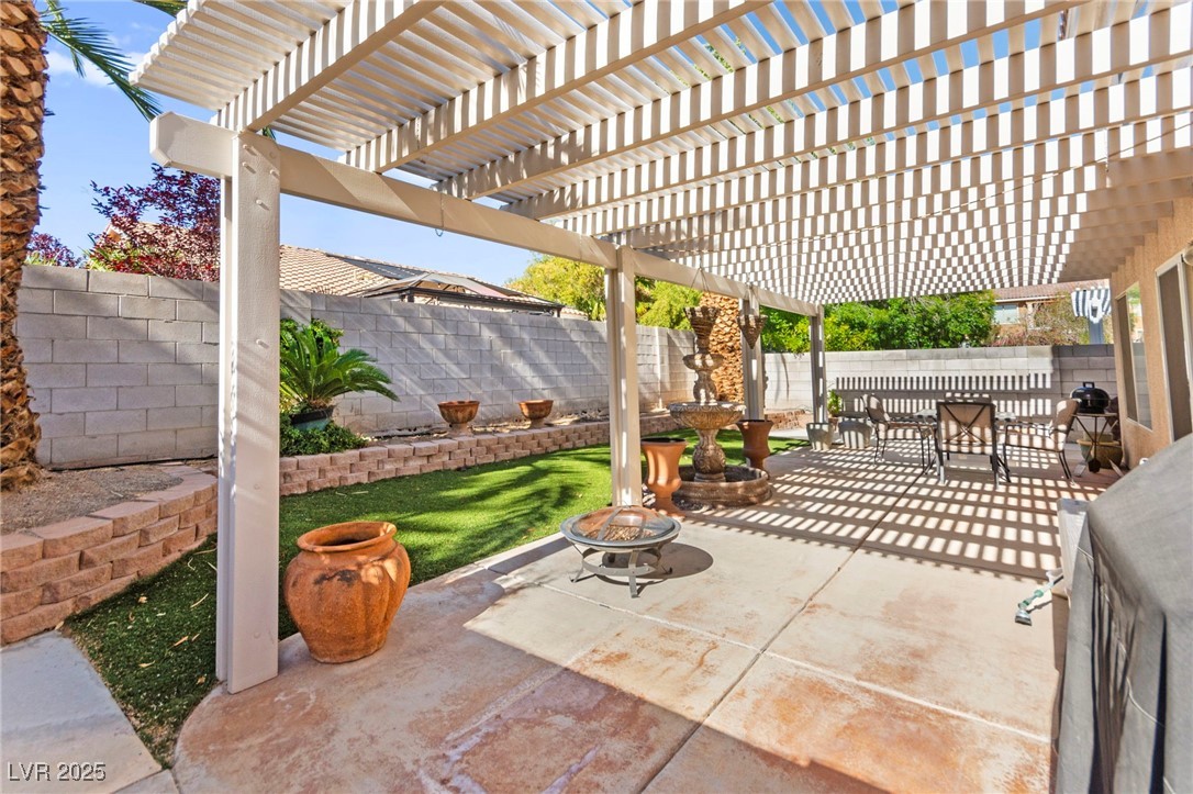 9522 Arrowhead Falls Court