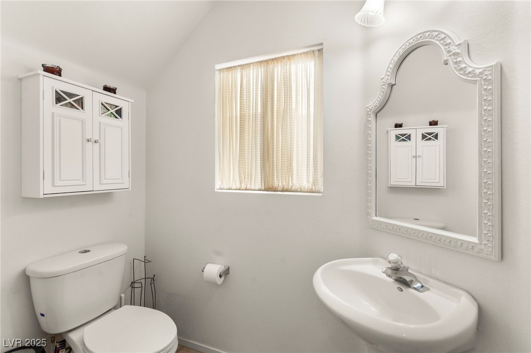 9522 Arrowhead Falls Court