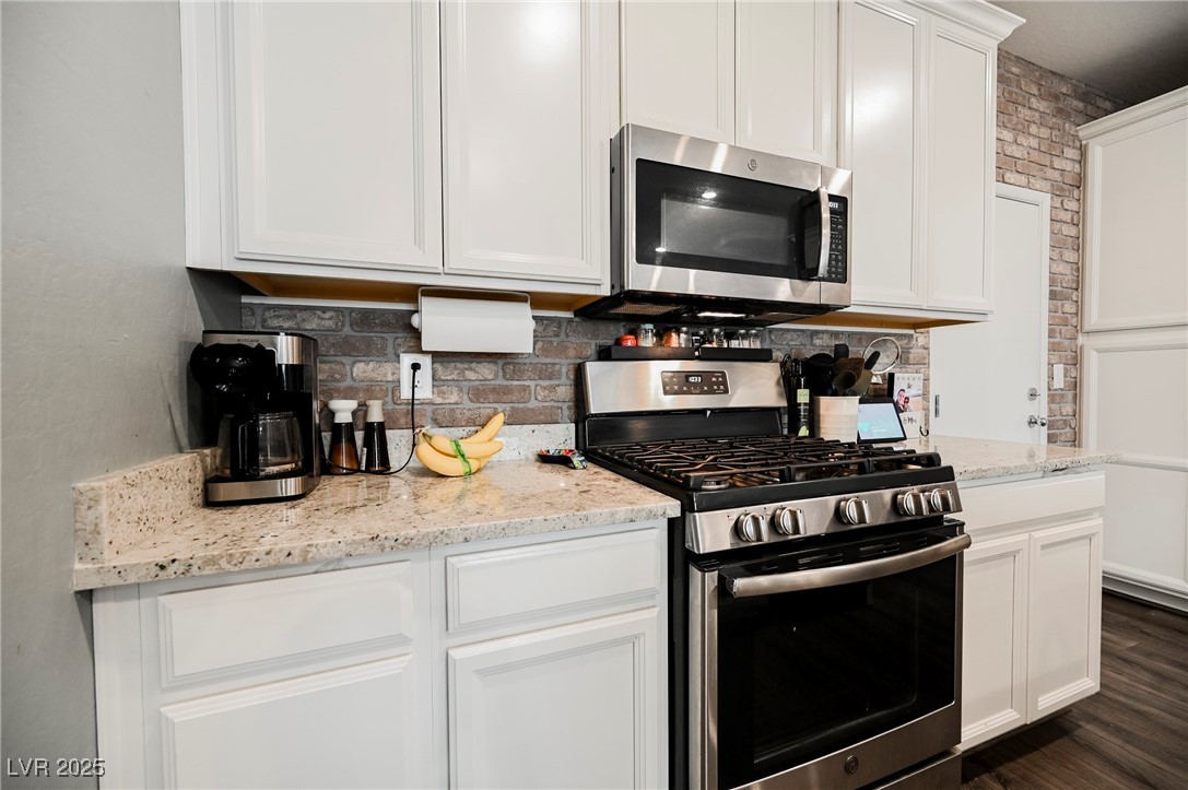 6228 Haiku Stairs Street