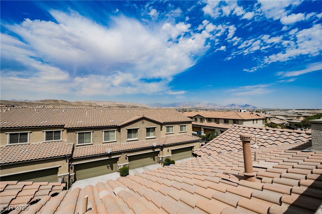 6228 Haiku Stairs Street