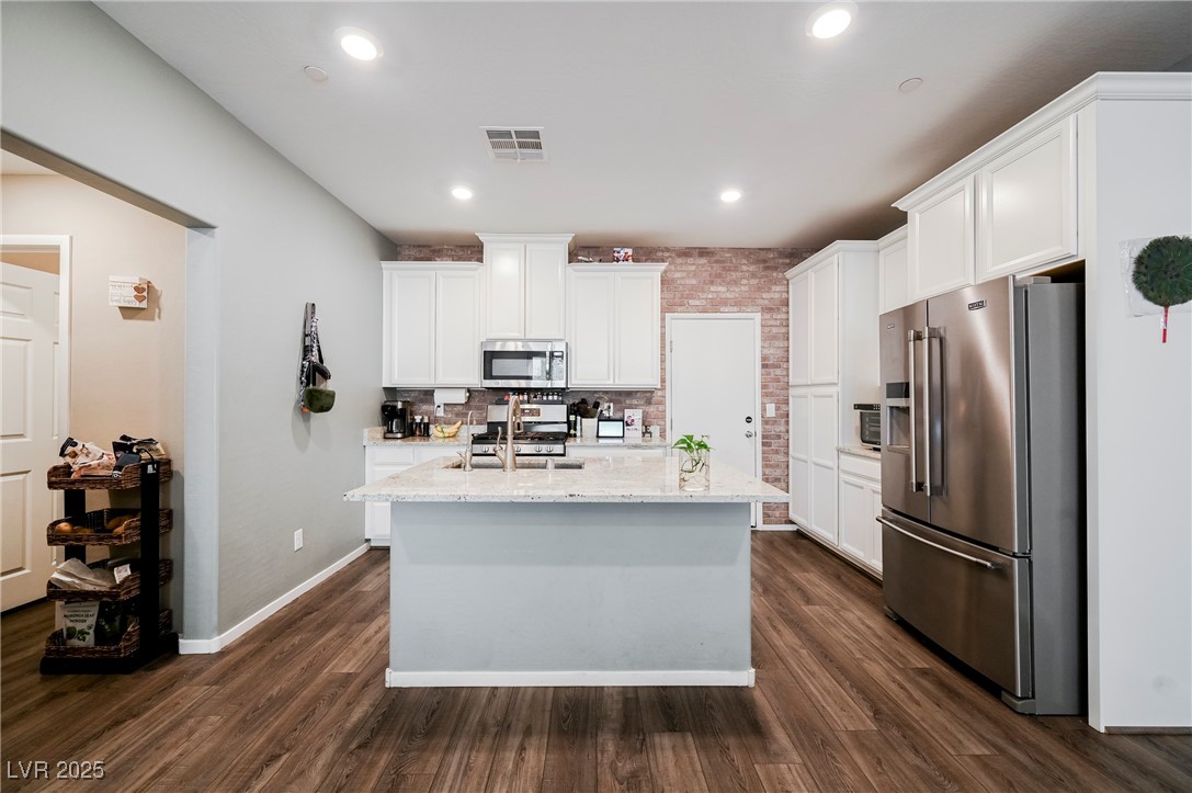 6228 Haiku Stairs Street