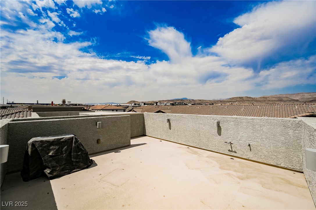 6228 Haiku Stairs Street