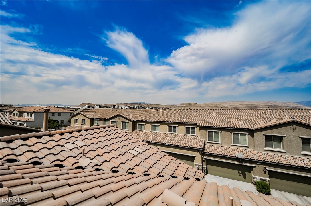 6228 Haiku Stairs Street