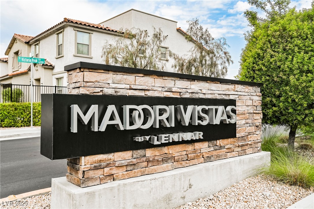 6228 Haiku Stairs Street