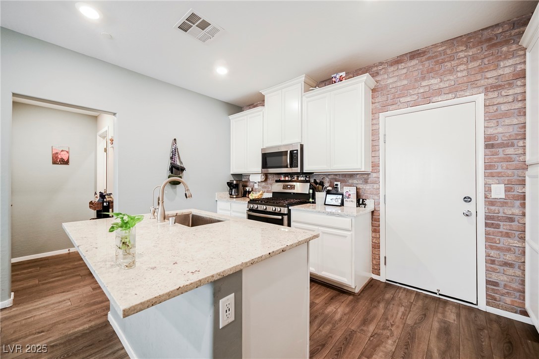 6228 Haiku Stairs Street