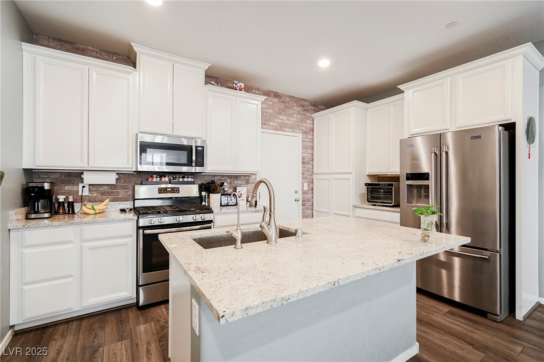 6228 Haiku Stairs Street