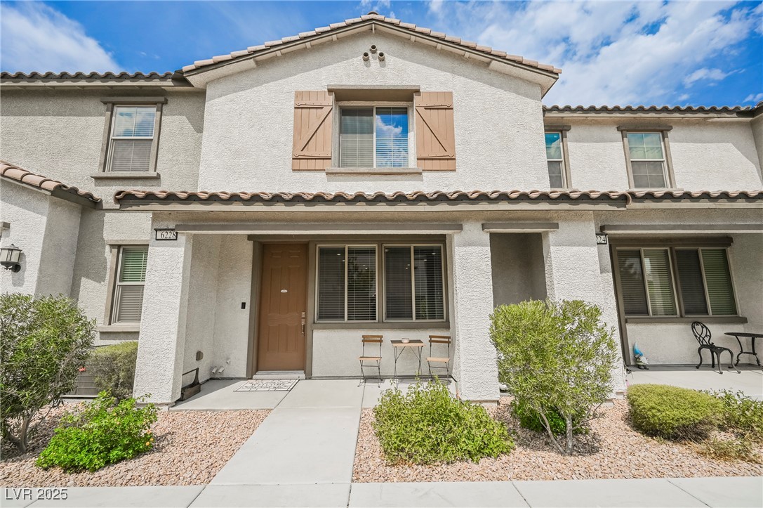 6228 Haiku Stairs Street