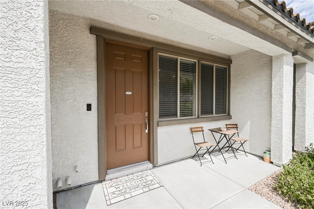 6228 Haiku Stairs Street