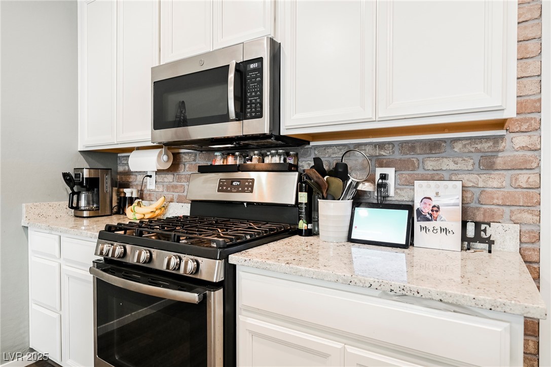 6228 Haiku Stairs Street