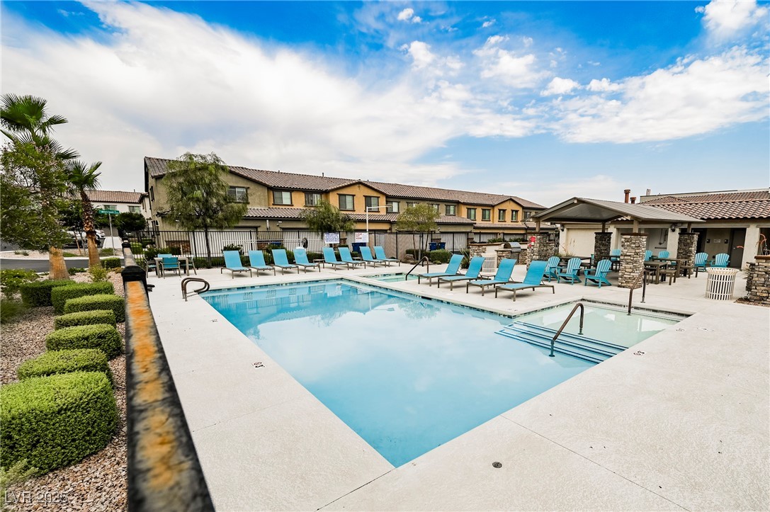 6228 Haiku Stairs Street