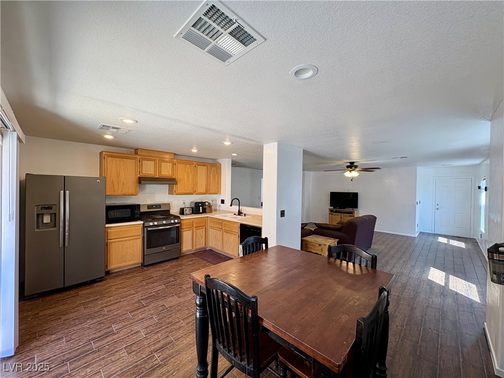8237 Cline Mountain Street