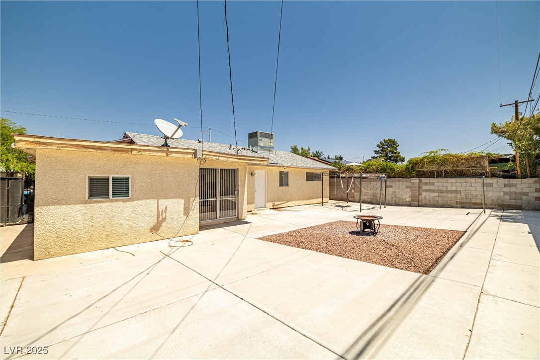 5817 Glen Eagles Lane