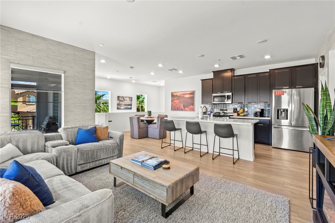 295 Callen Falls Avenue 2225