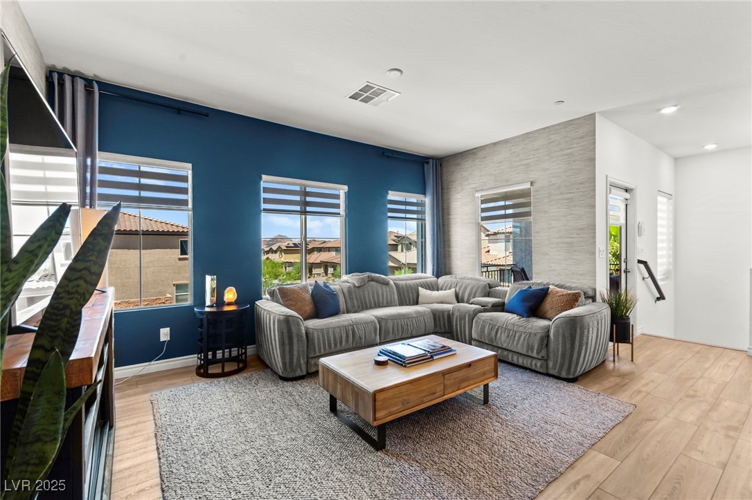 295 Callen Falls Avenue 2225