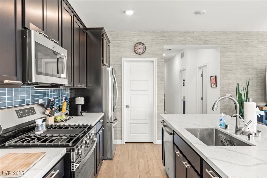 295 Callen Falls Avenue 2225