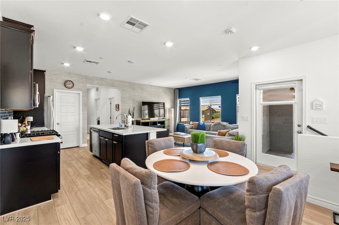 295 Callen Falls Avenue 2225