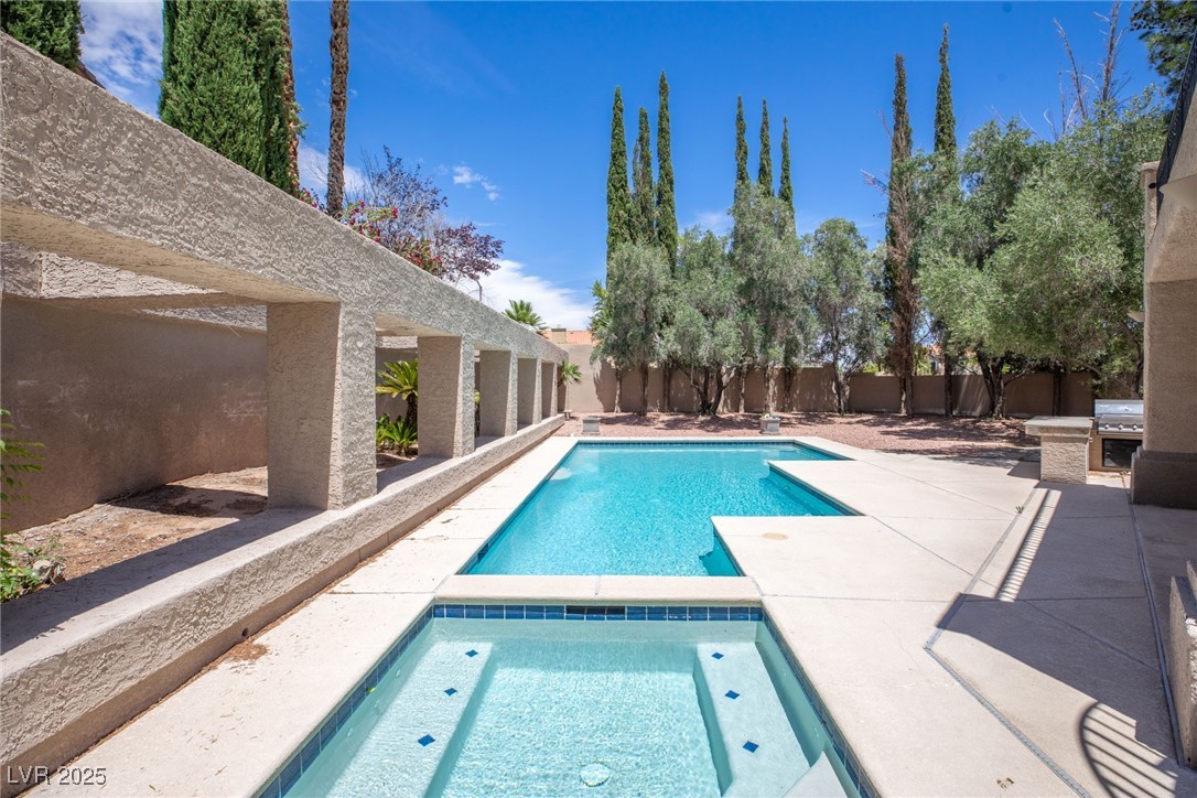 8800 Cortile Drive