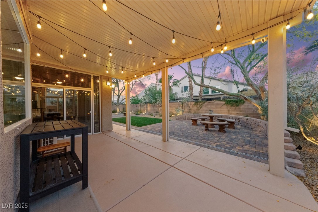 5823 Falling Stream Avenue