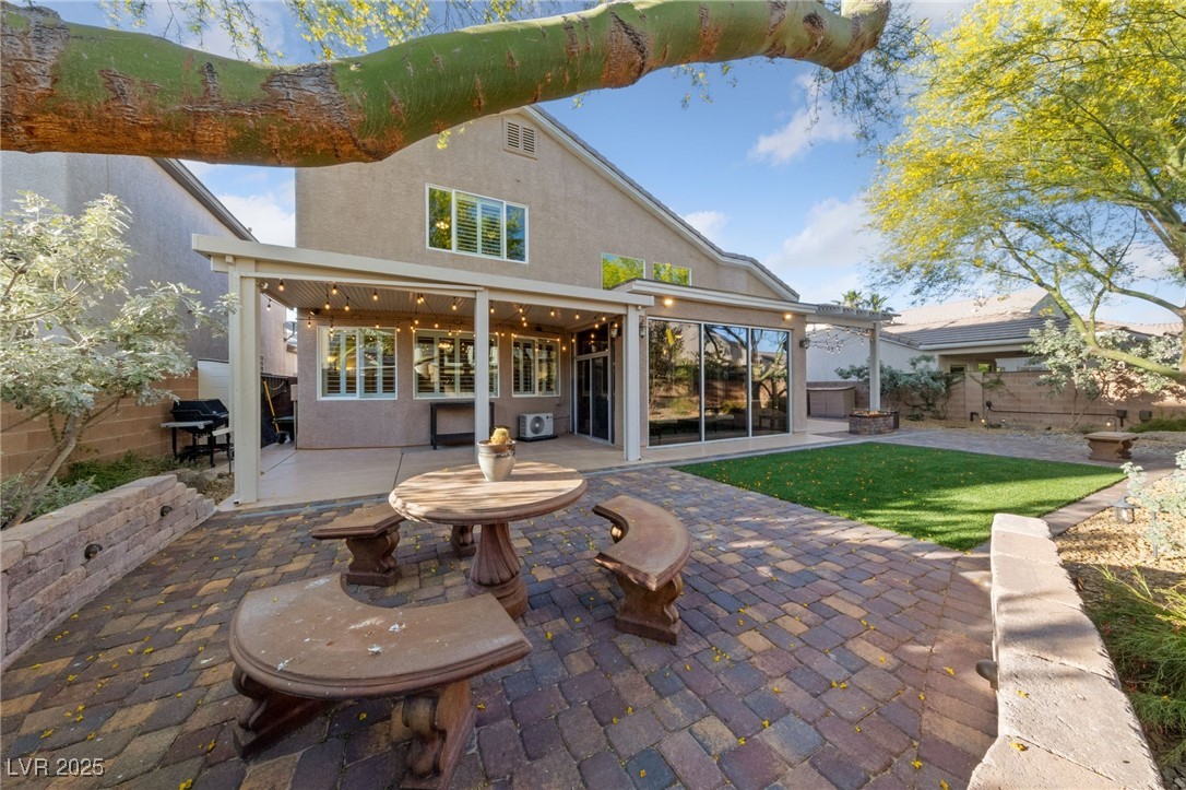 5823 Falling Stream Avenue