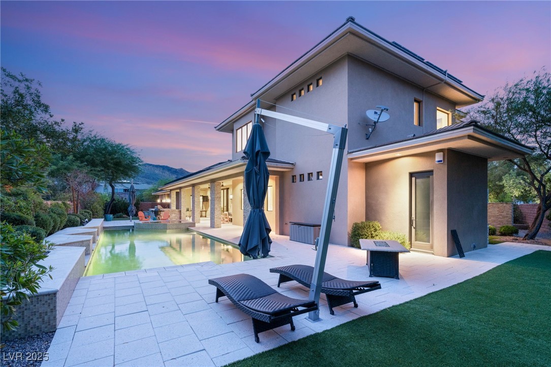 11 Misty Peaks Court