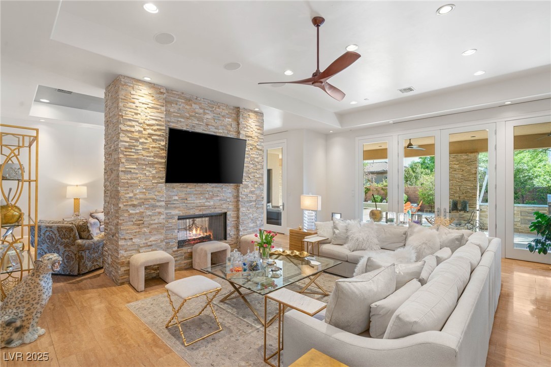 11 Misty Peaks Court
