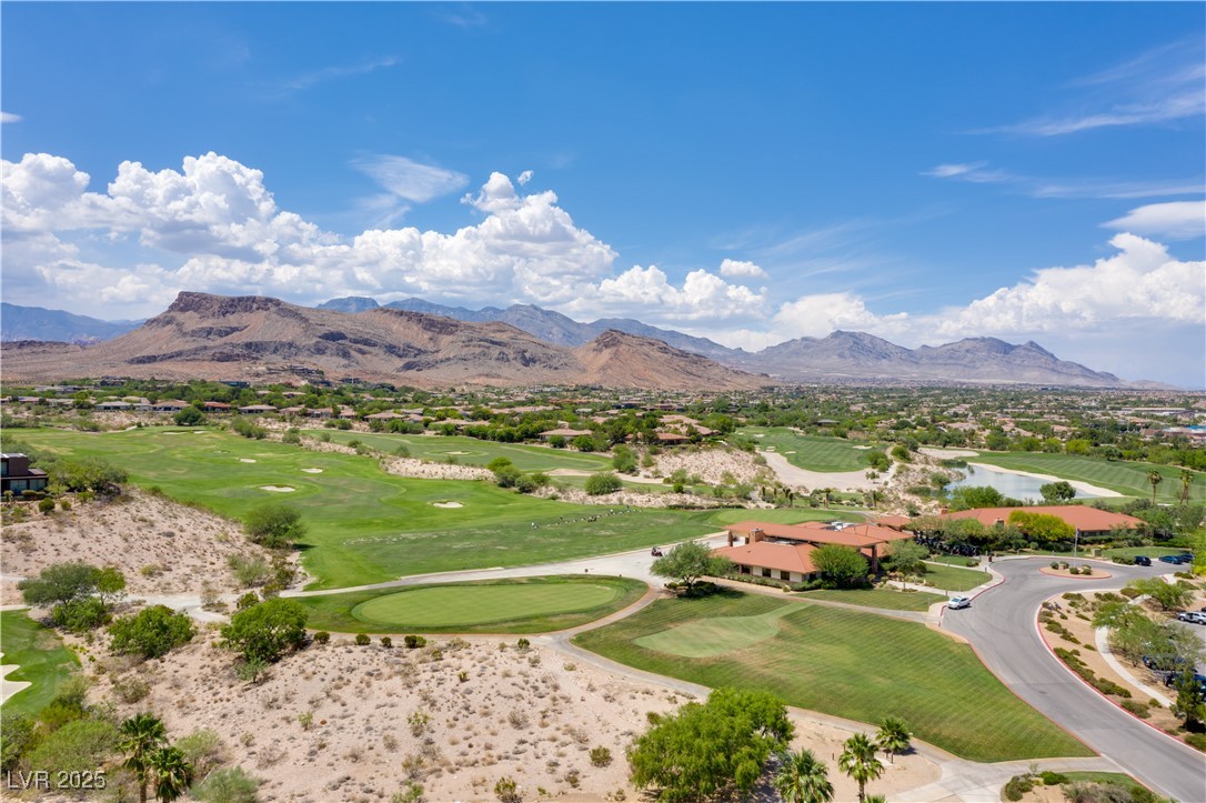 11 Misty Peaks Court