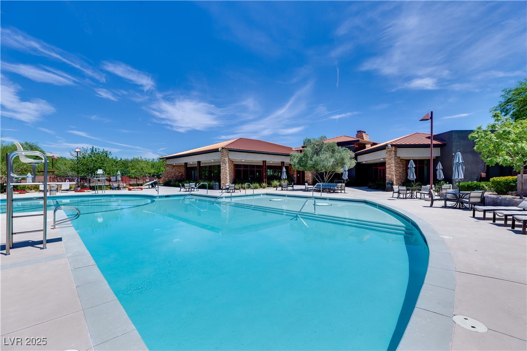 11 Misty Peaks Court