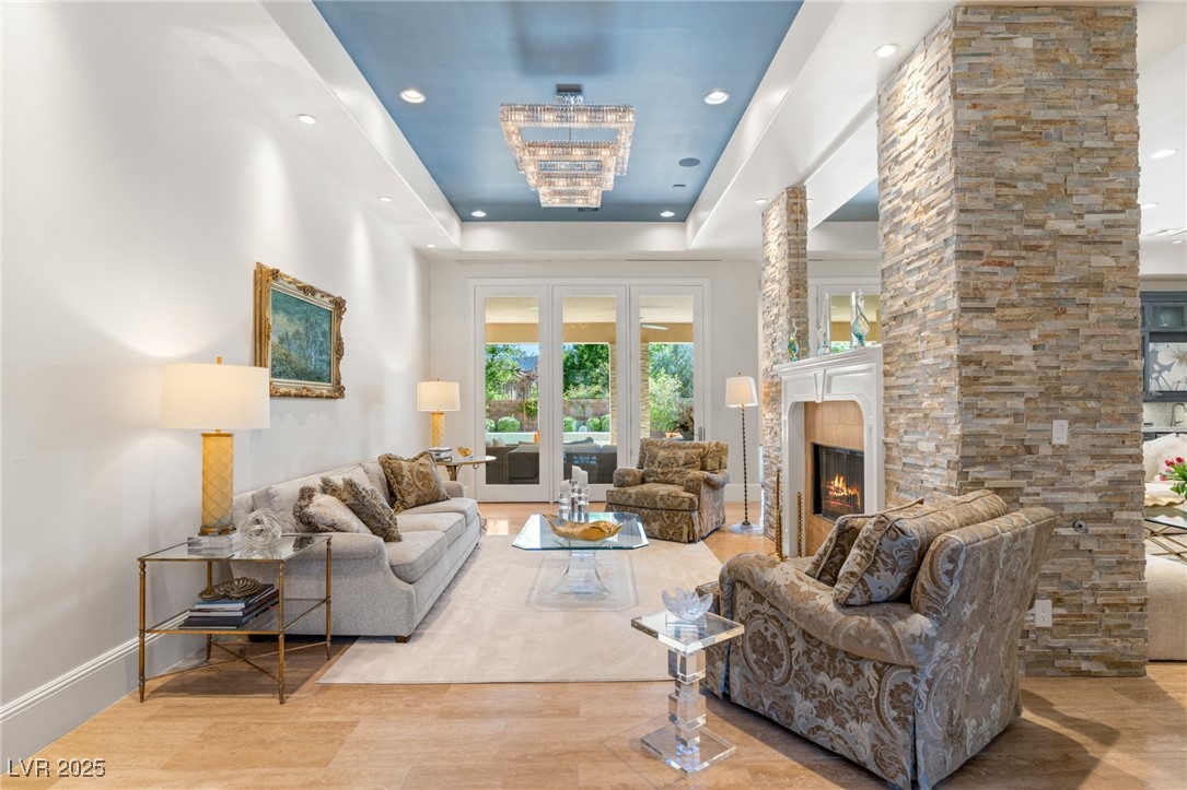 11 Misty Peaks Court