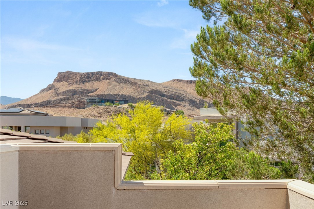 11 Misty Peaks Court