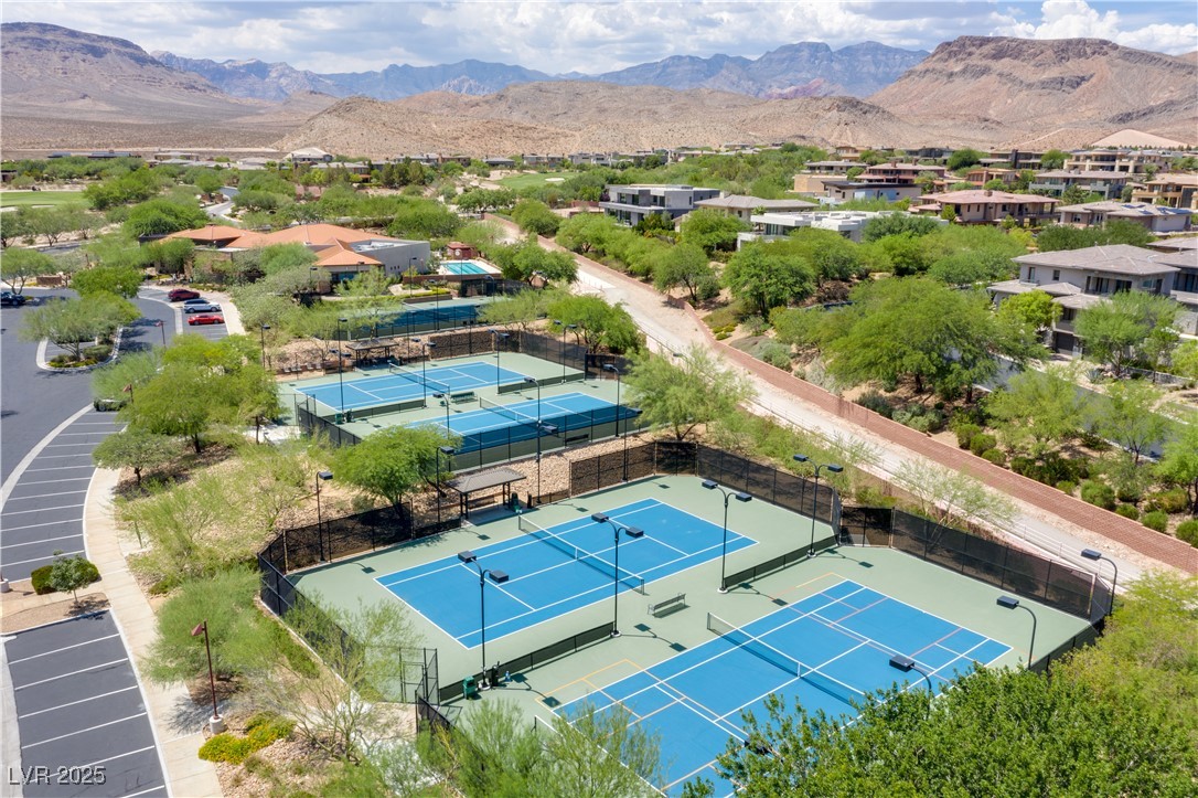 11 Misty Peaks Court