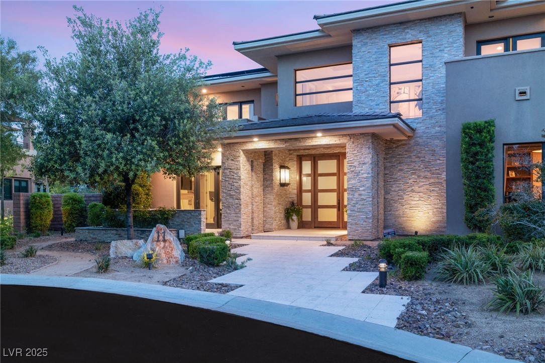 11 Misty Peaks Court