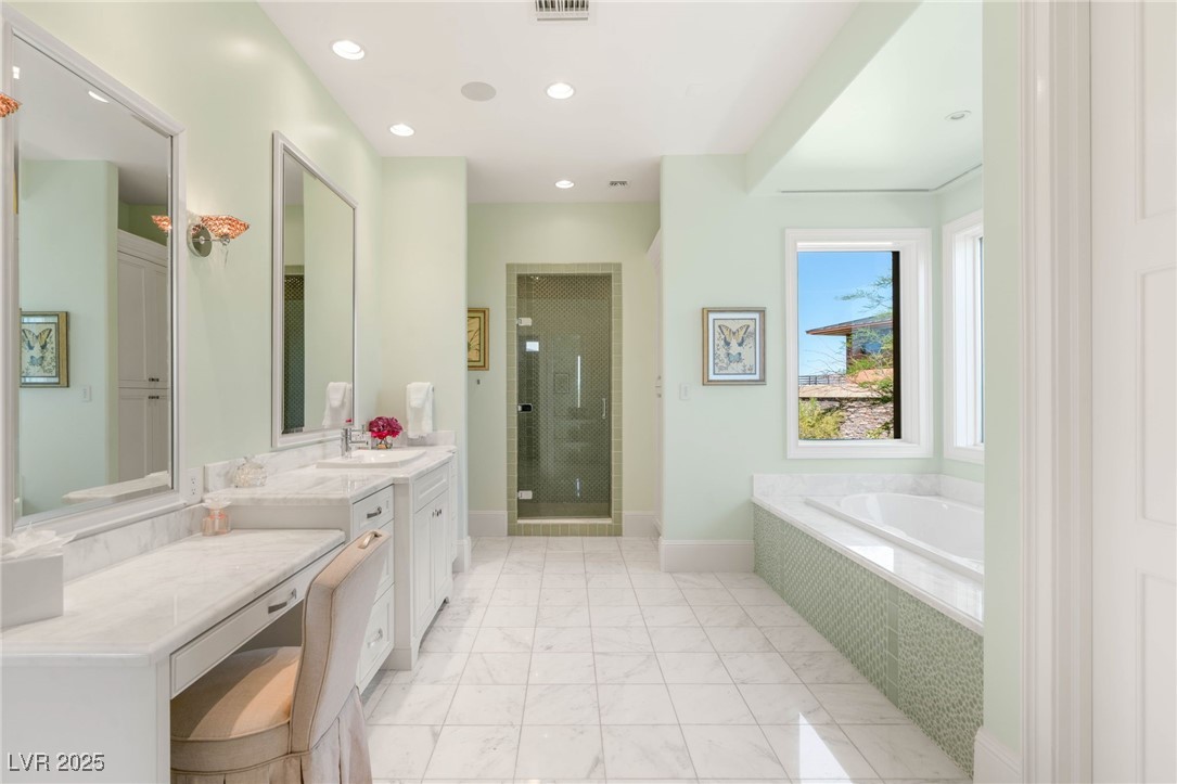 11 Misty Peaks Court