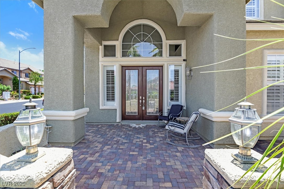2555 Antique Blossom Avenue