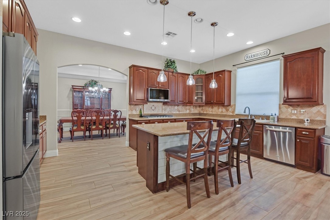 2555 Antique Blossom Avenue