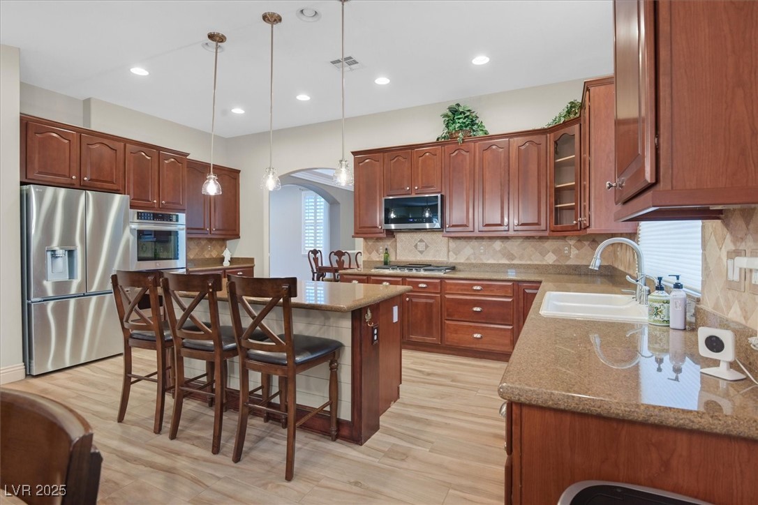 2555 Antique Blossom Avenue