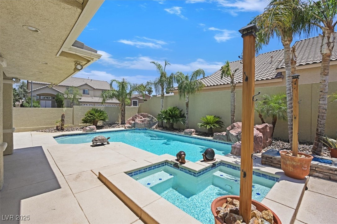 2555 Antique Blossom Avenue