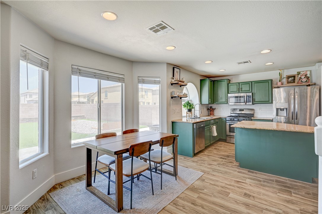 412 ORCHID OASIS Avenue