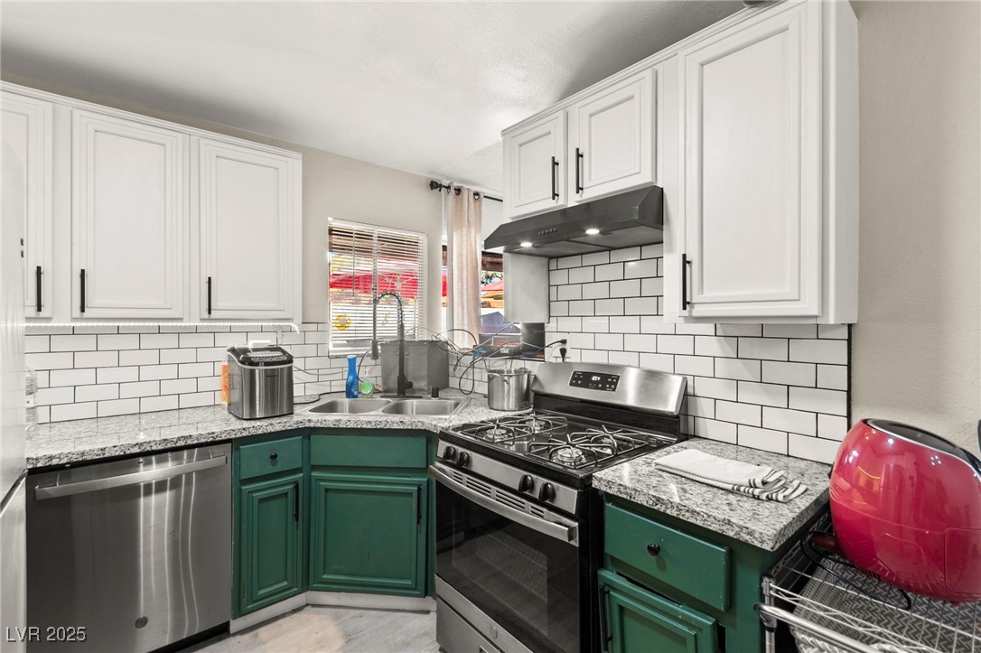 2569 Paradise Village Way