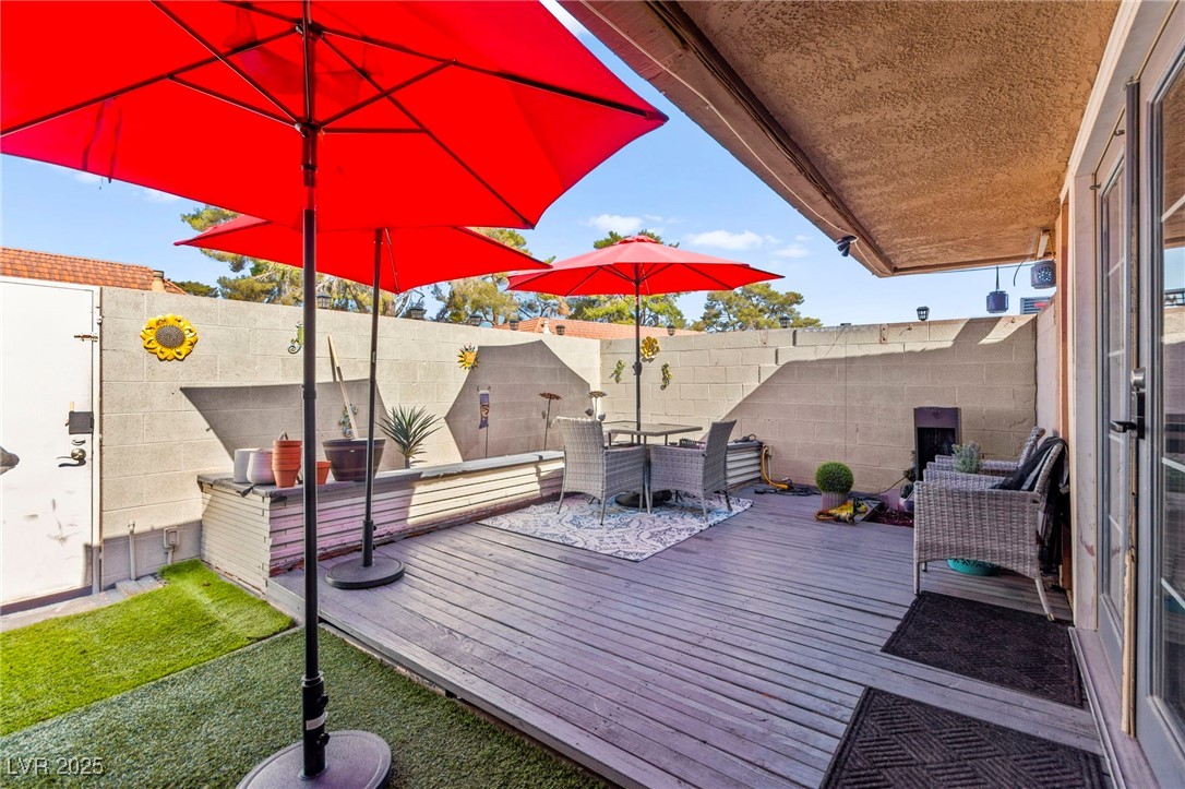2569 Paradise Village Way