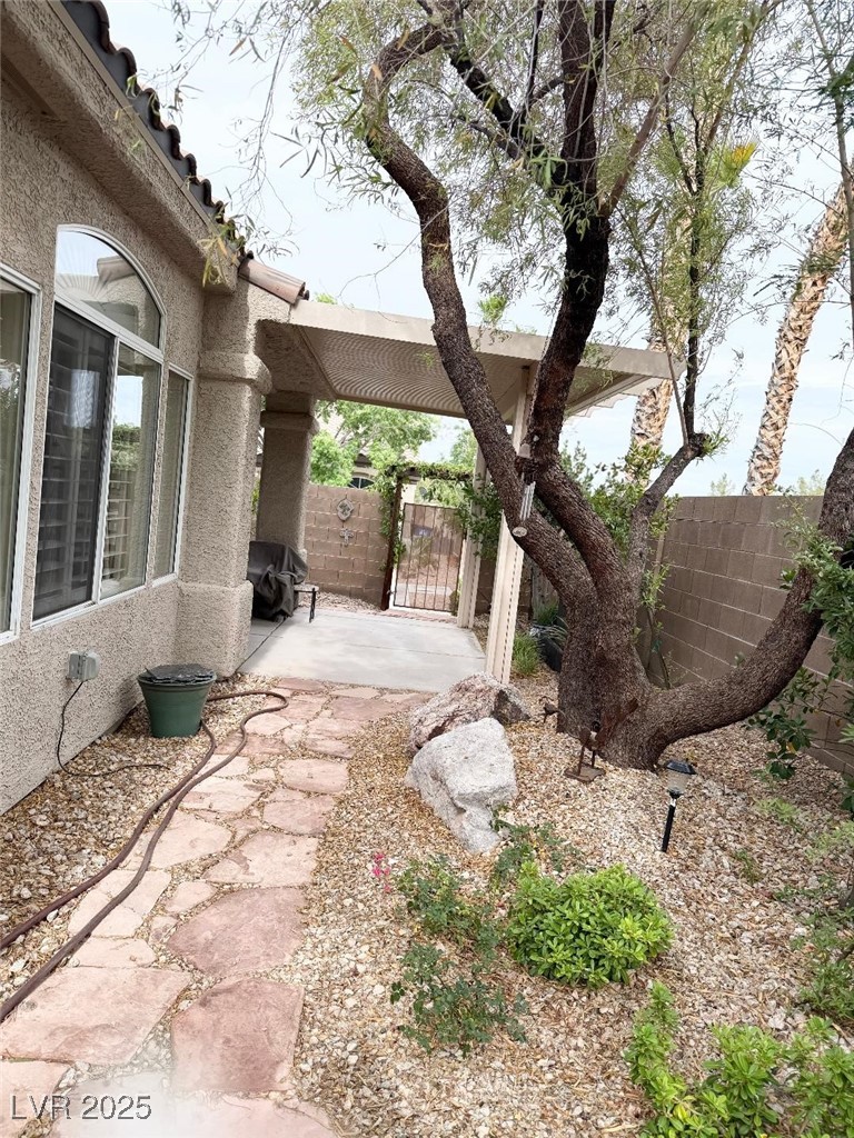 9621 Donner Springs Avenue