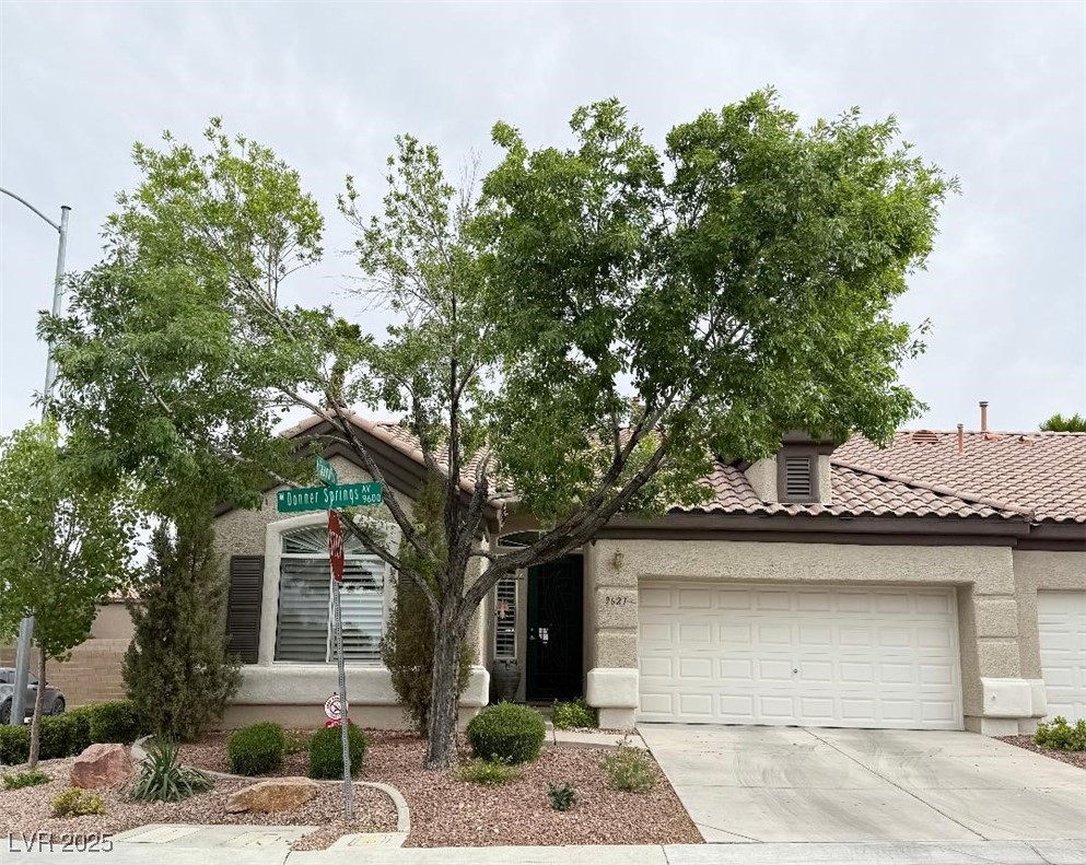 9621 Donner Springs Avenue