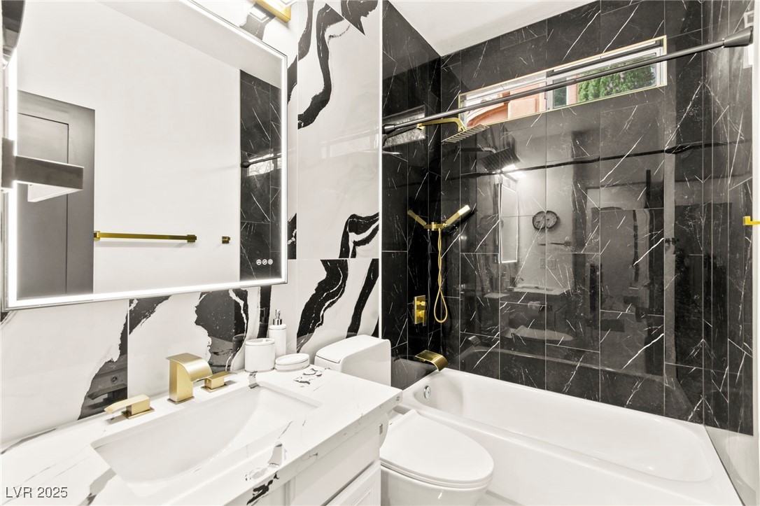 366 Rancho La Costa Street