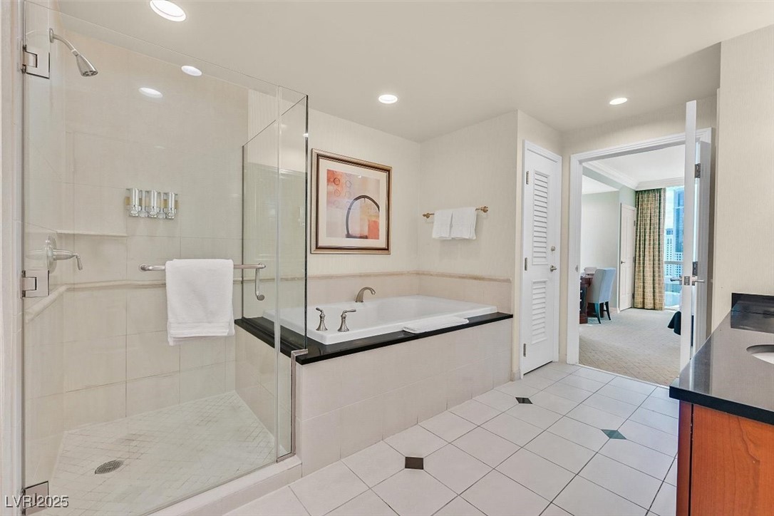 135 East Harmon Avenue 1401