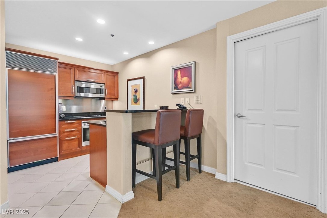 135 East Harmon Avenue 1401