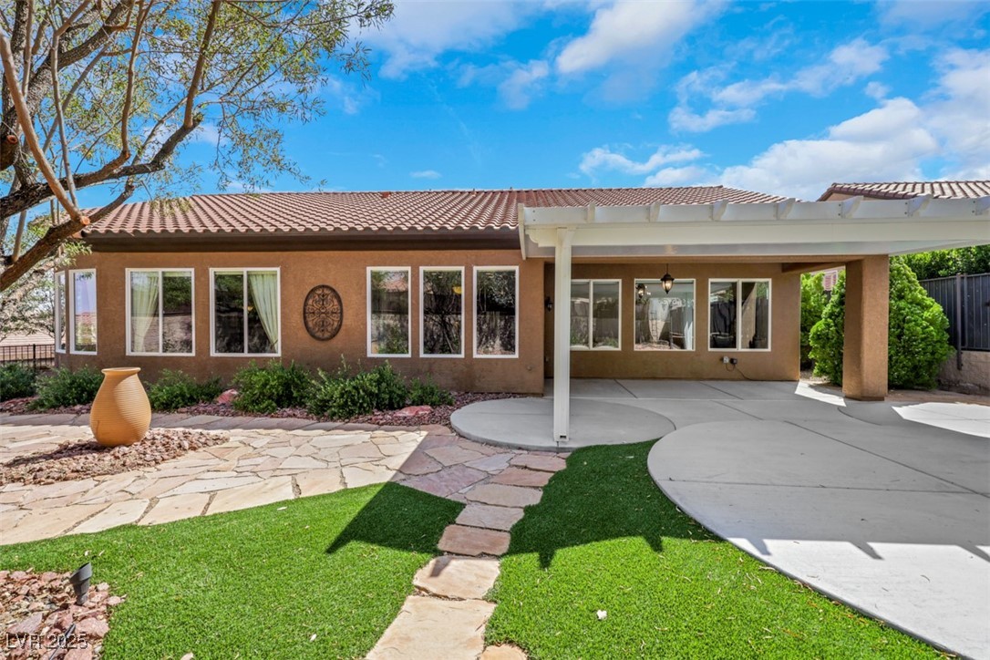 2175 Sandstone Cliffs Drive
