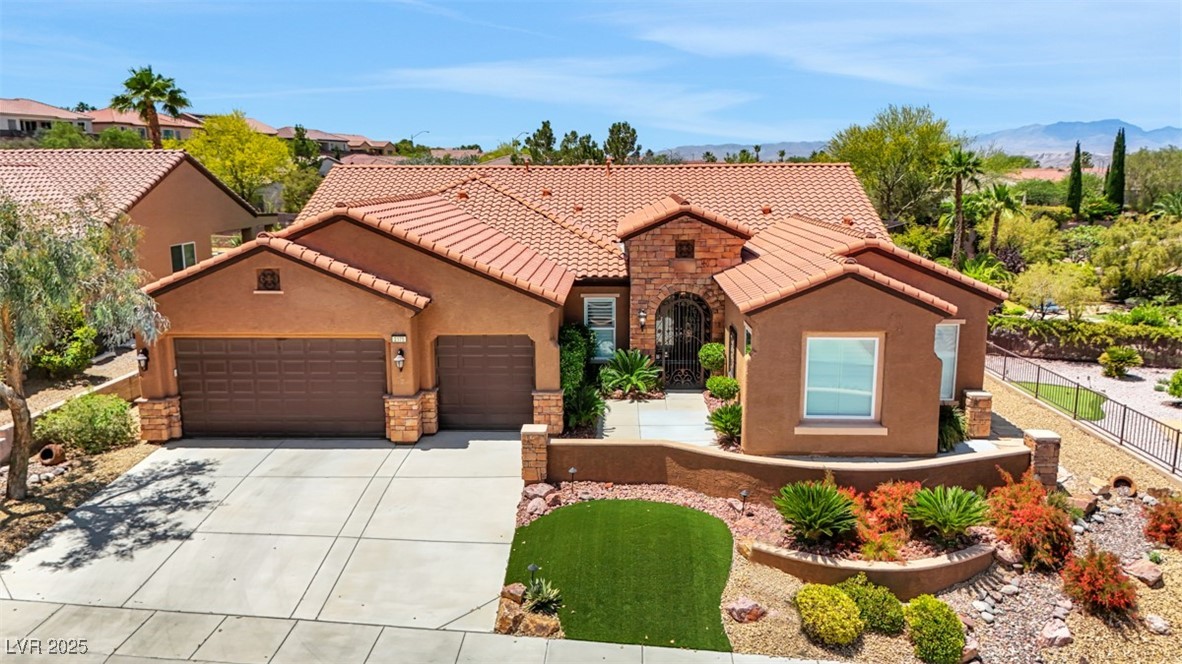 2175 Sandstone Cliffs Drive