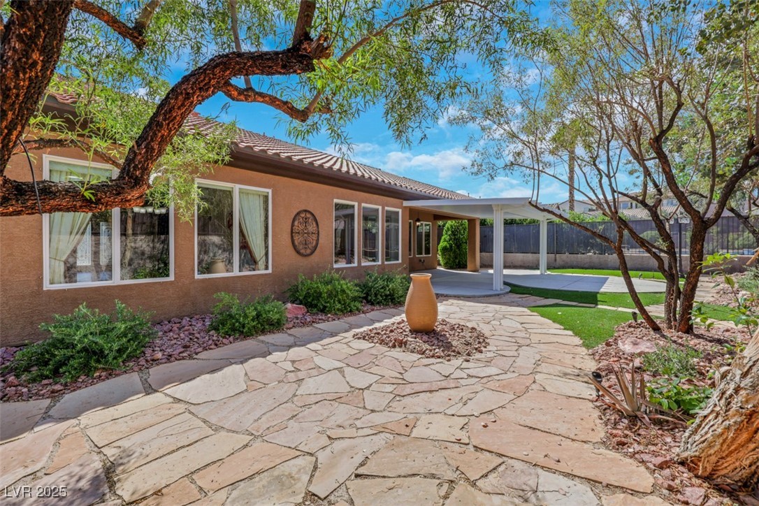 2175 Sandstone Cliffs Drive