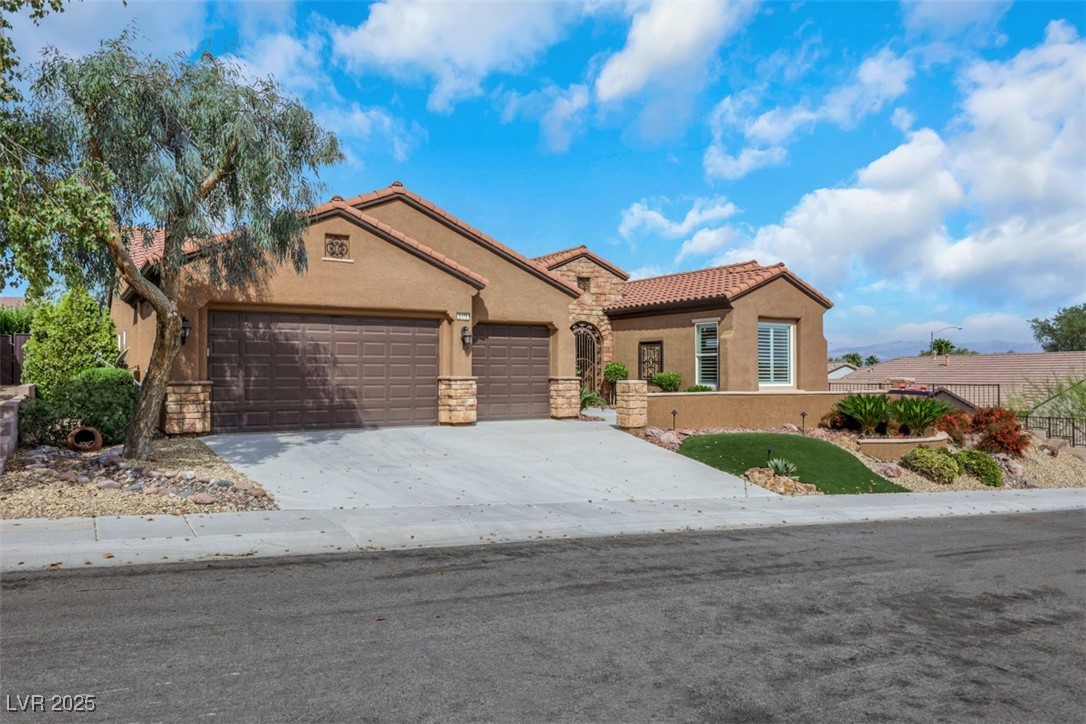 2175 Sandstone Cliffs Drive