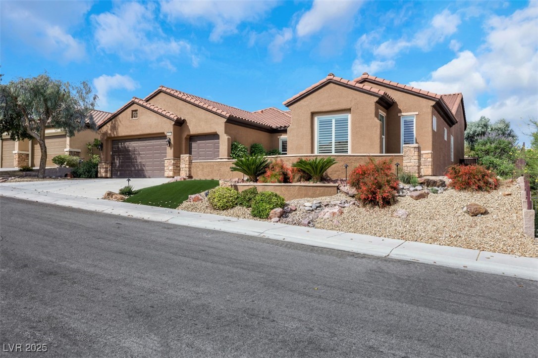 2175 Sandstone Cliffs Drive