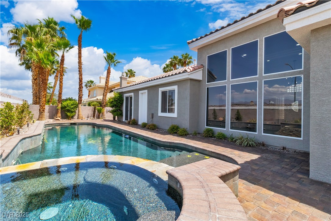7738 Willow Cove Circle